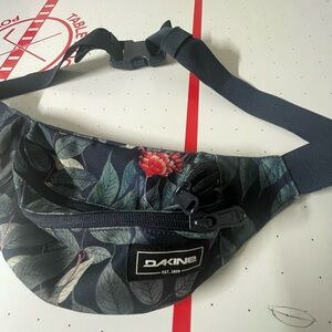 Dakine tropical print belt bag/ fanny pack